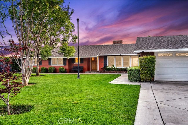 2886 Mcallister Street, Riverside CA: https://media.crmls.org/medias/1ce2dc44-75c9-440e-83bc-f9148b31e288.jpg