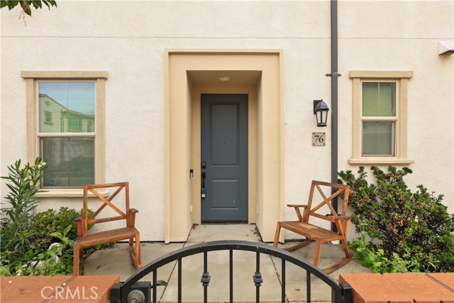 Detail Gallery Image 4 of 44 For 2818 E Berry Loop Privado #76,  Ontario,  CA 91761 - 2 Beds | 2/1 Baths