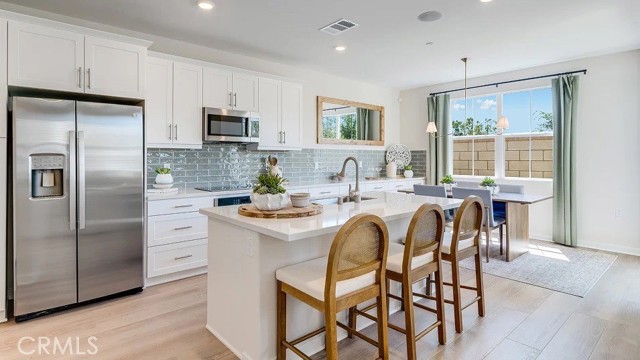 Detail Gallery Image 2 of 23 For 2563 E Hyde Paseo, Ontario,  CA 91762 - 3 Beds | 2/1 Baths