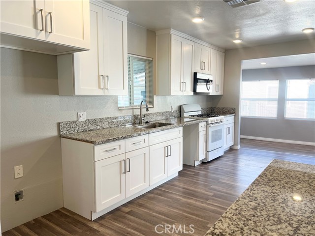 Detail Gallery Image 16 of 34 For 732 Niles St, San Bernardino,  CA 92404 - 4 Beds | 4 Baths