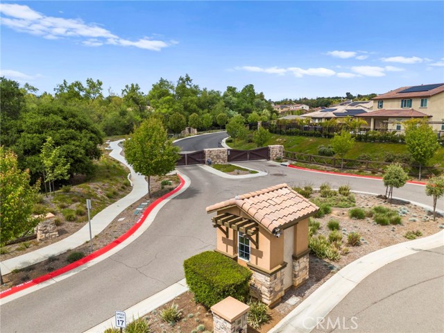 2569 Pasture Glen, Escondido CA: https://media.crmls.org/medias/1ce3ec12-11b1-4042-abd3-beb4fd5a7ec1.jpg