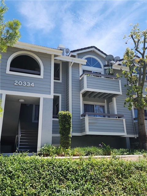 20334 Rue Crevier, Canyon Country CA: https://media.crmls.org/medias/1ce45a25-6211-40c8-b887-ecc7738aeb97.jpg