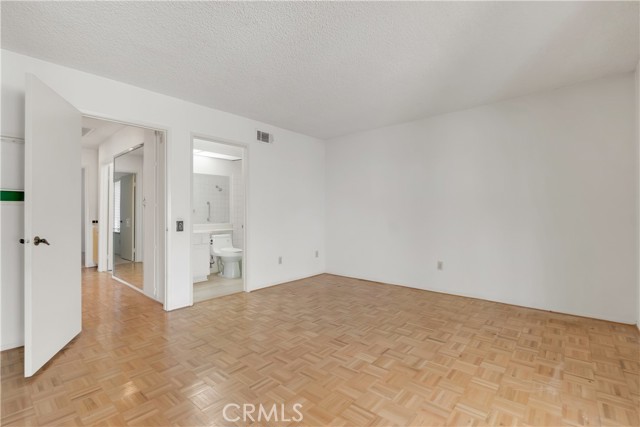17306 Village 17, Camarillo CA: https://media.crmls.org/medias/1ce4ae5a-171f-4d81-852e-3c5caac2f103.jpg