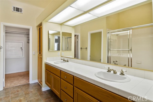 Detail Gallery Image 22 of 51 For 24640 Brighton Dr #B,  Valencia,  CA 91355 - 2 Beds | 2/1 Baths
