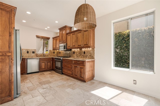 Detail Gallery Image 10 of 32 For 4023 Brindisi Pl, Moorpark,  CA 93021 - 2 Beds | 2/1 Baths