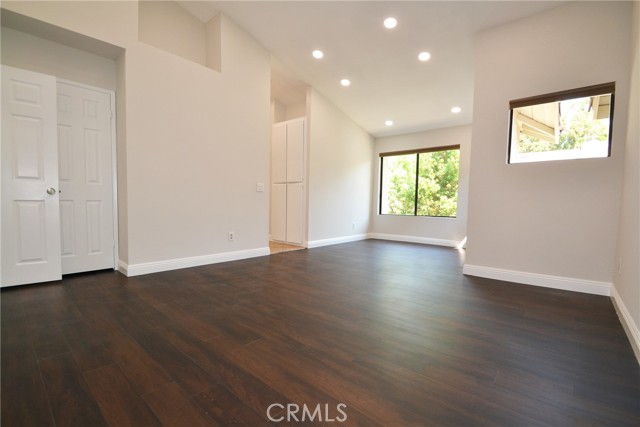 Detail Gallery Image 12 of 22 For 2595 Plaza Del Amo #406,  Torrance,  CA 90503 - 2 Beds | 2/1 Baths