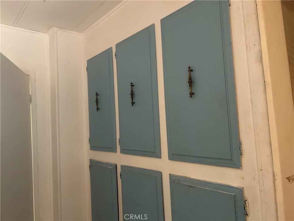 https://media.crmls.org/medias/1ce50eb8-927c-4f16-92fb-ca6cf853da6f.jpg?preset=X-Large