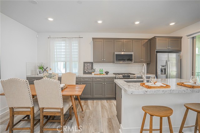 18292 Iris Lane, Yorba Linda CA: https://media.crmls.org/medias/1ce5abcc-4dfd-4107-87d0-4aa3a7d07c8f.jpg