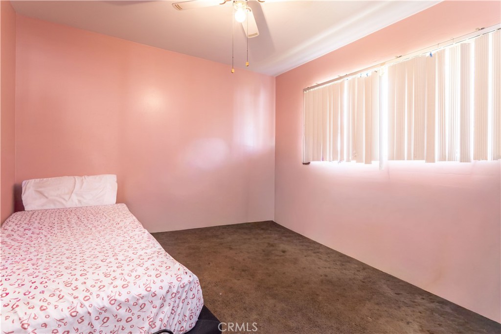 https://media.crmls.org/medias/1ce60328-2a38-41a9-ae02-90f619b73197.jpg?preset=X-Large