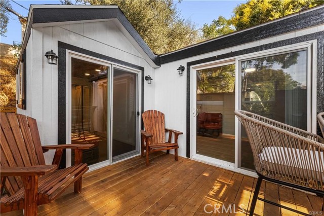 Detail Gallery Image 4 of 16 For 10799 Sherman Grove Ave Unit 84, Sunland,  CA 90140 - 1 Beds | 1 Baths