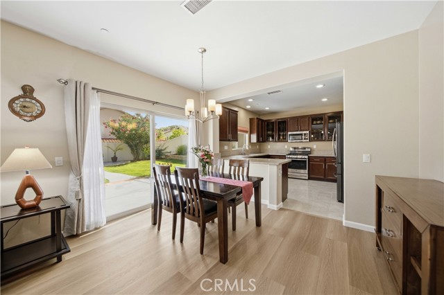 Detail Gallery Image 7 of 38 For 26856 Cherry Willow, Canyon Country,  CA 91387 - 4 Beds | 3 Baths