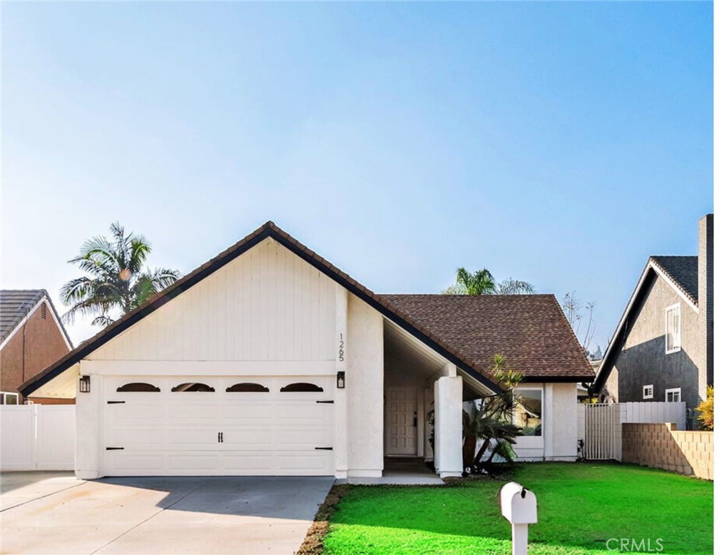 1265 N Andrea Lane