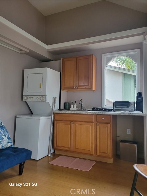 21171 B Lochlea Lane, Huntington Beach CA: https://media.crmls.org/medias/1cea2566-4973-4d44-8325-cc26e802ccb4.jpg