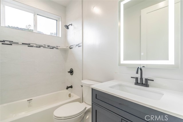 7416 Valaho Lane, Tujunga CA: https://media.crmls.org/medias/1cea2f02-a9b1-4c1e-b558-e9eaccd11624.jpg
