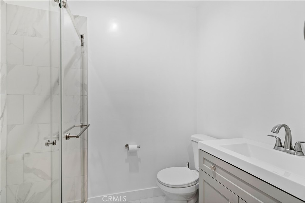 https://media.crmls.org/medias/1cea3c83-4ad9-47ca-b916-8882d128dd4d.jpg?preset=X-Large
