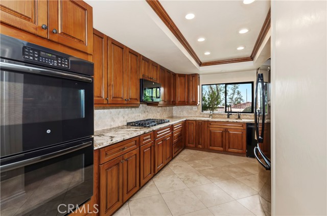 Detail Gallery Image 26 of 45 For 880 El Mirador, Upland,  CA 91784 - 2 Beds | 2/1 Baths