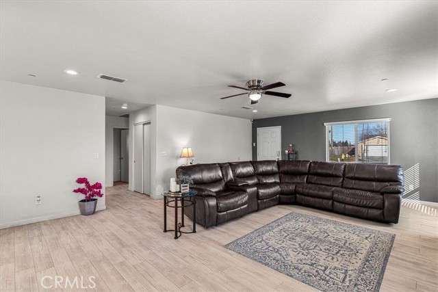 Detail Gallery Image 9 of 39 For 784 Taryn Ct, Merced,  CA 95341 - 3 Beds | 2 Baths