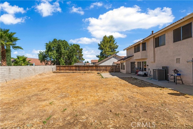 Detail Gallery Image 29 of 32 For 37443 Yorkshire Dr, Palmdale,  CA 93550 - 3 Beds | 3/1 Baths