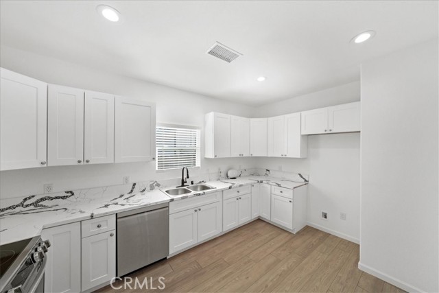 Detail Gallery Image 12 of 42 For 23771 Casa Bonita Ave, Menifee,  CA 92587 - 4 Beds | 3 Baths