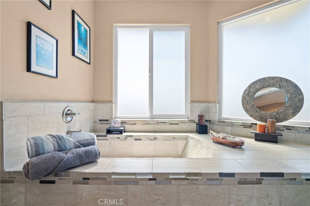 https://media.crmls.org/medias/1cedad0a-6548-4715-b107-06020d83dcd4.jpg?preset=X-Large