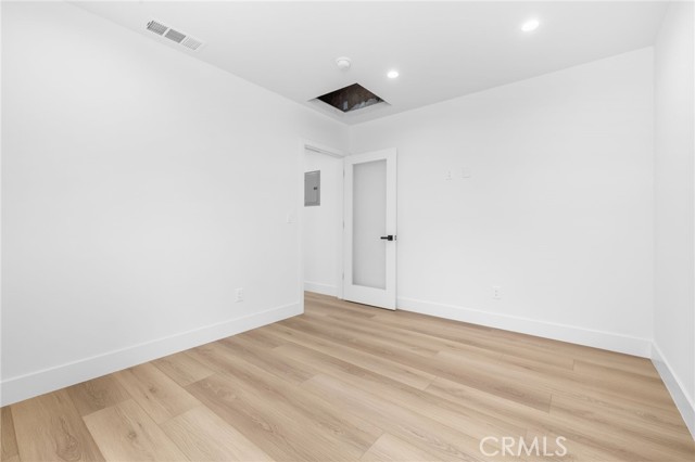 Detail Gallery Image 18 of 69 For 1504 N California, Burbank,  CA 91505 - – Beds | – Baths