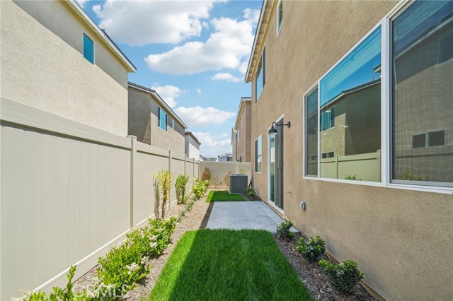 2097 Bergamot Street, Redlands CA: https://media.crmls.org/medias/1cedde58-34cc-4866-96ee-96de78ebcd9a.jpg