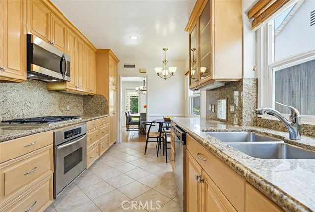 Detail Gallery Image 21 of 44 For 13036 Magnolia, Sherman Oaks,  CA 91423 - 3 Beds | 2 Baths