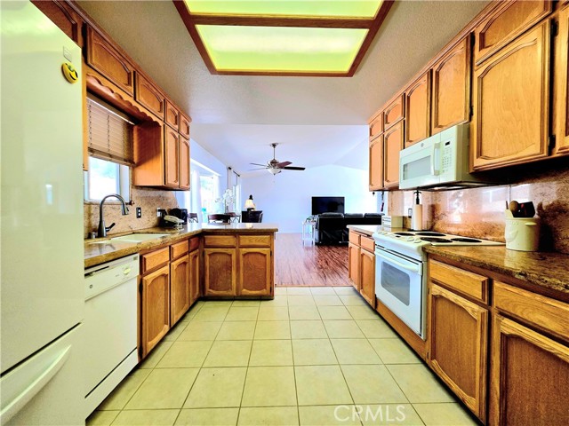 Detail Gallery Image 16 of 47 For 39560 S Lilley Way, Coarsegold,  CA 93614 - 4 Beds | 3 Baths