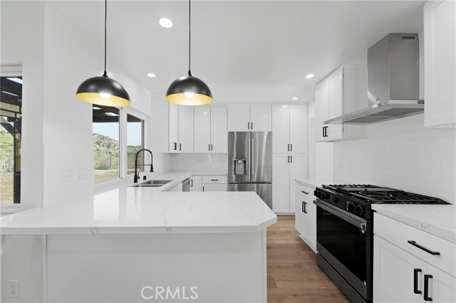 Detail Gallery Image 9 of 40 For 13047 Garris, Granada Hills,  CA 91344 - 4 Beds | 3 Baths