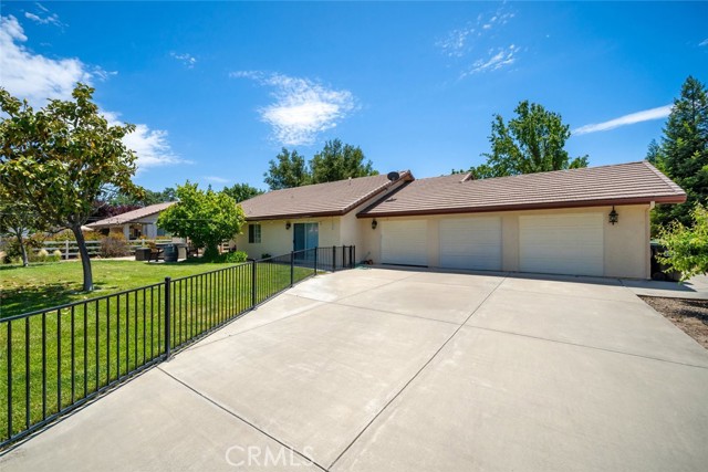 1730 Sandalwood Lane, Templeton CA: https://media.crmls.org/medias/1cee69f4-2e02-4ac3-84bf-e0a3d1ab7a97.jpg