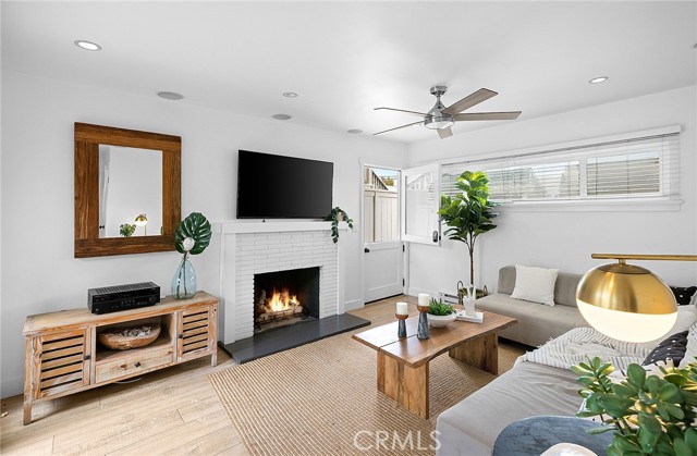 256 Avenida Madrid, San Clemente CA: https://media.crmls.org/medias/1cf0104f-0573-4eda-8436-68d2d80ee098.jpg