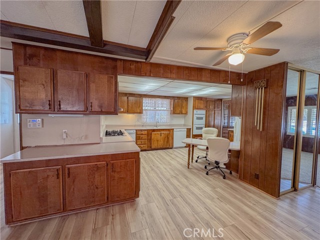 Detail Gallery Image 14 of 39 For 8536 Kern Canyon #218,  Bakersfield,  CA 93306 - 3 Beds | 2 Baths