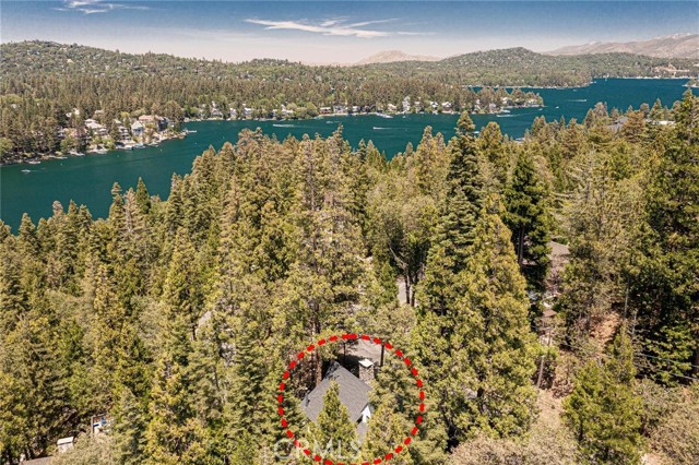 Just 3 minutes from the Lake.