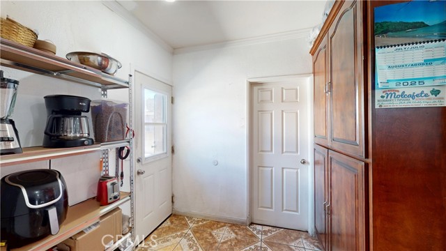 5854 Woodlawn Avenue, Los Angeles CA: https://media.crmls.org/medias/1cf0c6ec-f957-4646-a9ec-7caba344cce7.jpg