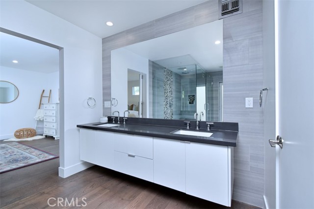 Detail Gallery Image 38 of 59 For 3551 Royal Woods Dr, Sherman Oaks,  CA 91403 - 4 Beds | 4/1 Baths