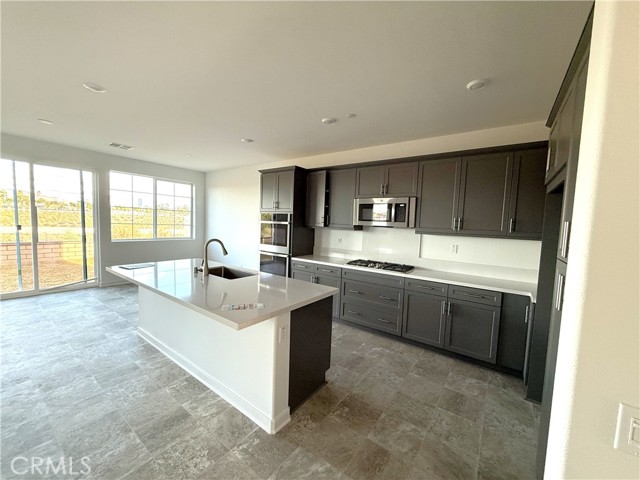 Detail Gallery Image 4 of 22 For 30460 Arroyo Springs St, Murrieta,  CA 92563 - 4 Beds | 3 Baths