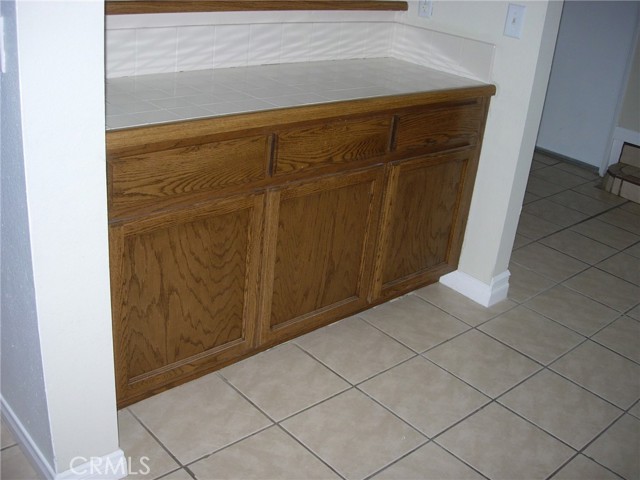 Detail Gallery Image 5 of 18 For 11922 Wild Flax Ln, Moreno Valley,  CA 92557 - 3 Beds | 2/1 Baths