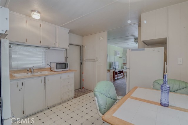 12995 6th, Yucaipa CA: https://media.crmls.org/medias/1cf186f8-3a9f-444f-a744-054a73307d4e.jpg