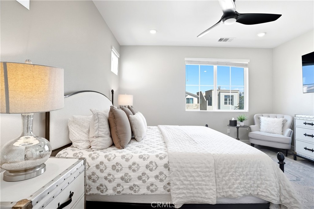 1cf1d981 D658 4c52 9f7f 27fe7598d190