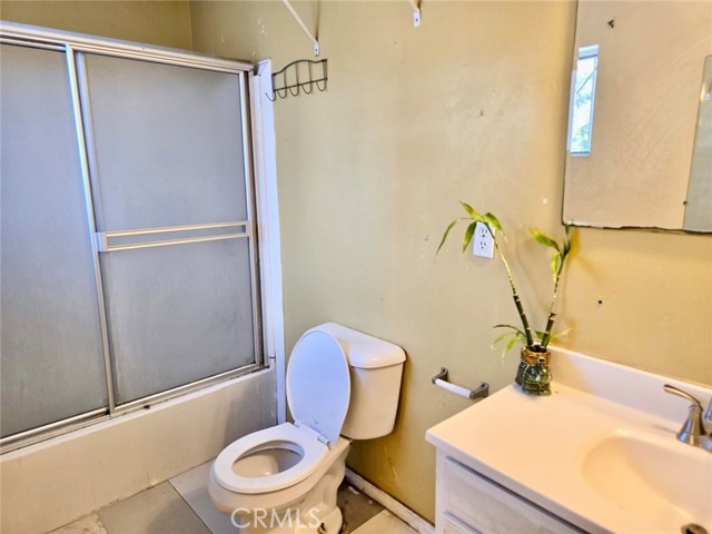 722 N Philadelphia Street, Anaheim CA: https://media.crmls.org/medias/1cf1e47e-b70b-4531-9705-06198b06724d.jpg