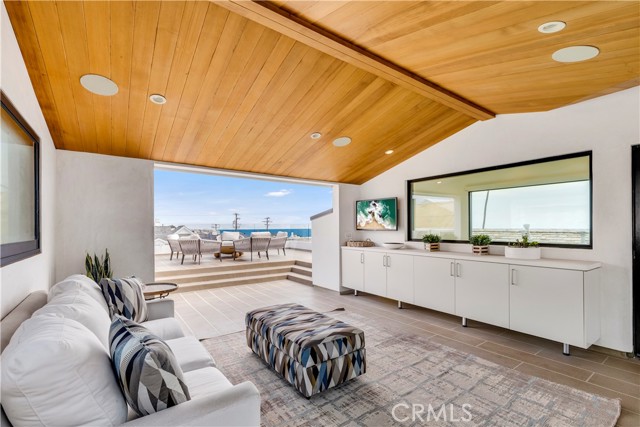 Detail Gallery Image 47 of 62 For 221 Heliotrope Ave, Corona Del Mar,  CA 92625 - 4 Beds | 5/1 Baths