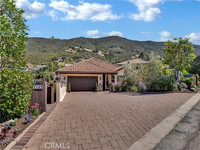 1124 Kathleen Drive, Newbury Park CA: https://media.crmls.org/medias/1cf451fe-bd6b-4847-ab42-890be348ae39.jpg