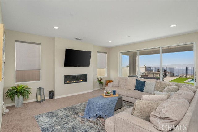 Detail Gallery Image 6 of 46 For 28511 Sparrow Way, Saugus,  CA 91350 - 5 Beds | 5 Baths