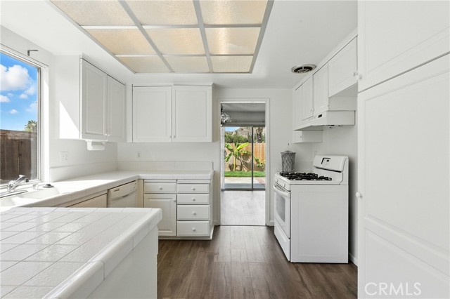 Detail Gallery Image 28 of 59 For 315 Maravilla Dr, Riverside,  CA 92507 - 5 Beds | 2 Baths