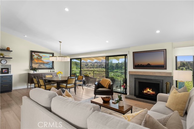 Detail Gallery Image 3 of 36 For 659 Vista Bonita, Newport Beach,  CA 92660 - 2 Beds | 2/1 Baths