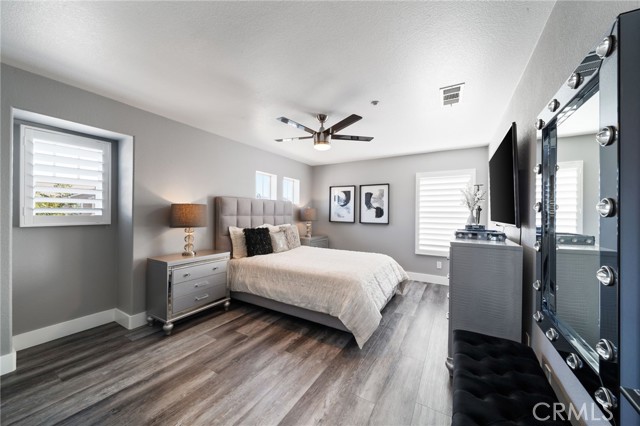 15583 N Peak Lane, Fontana CA: https://media.crmls.org/medias/1cf55827-c404-4821-97a6-74934d1ae429.jpg