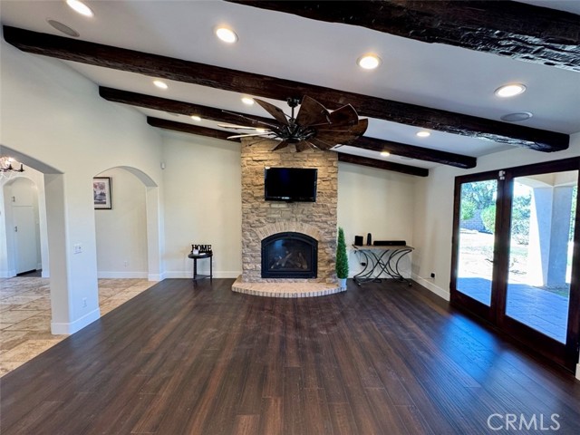 1415 Via Vallarta, Riverside CA: https://media.crmls.org/medias/1cf60528-601c-44e5-b0ed-0472da82ee47.jpg