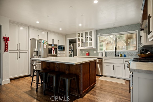 Detail Gallery Image 9 of 39 For 435 Riviera Dr, Lake Arrowhead,  CA 92352 - 3 Beds | 2/1 Baths