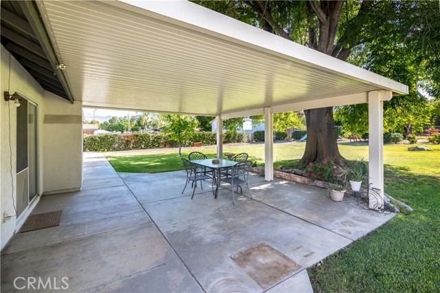 274 N Hemet Street, Hemet CA: https://media.crmls.org/medias/1cf6d27a-f6ad-4580-a21c-ab898ed0ee95.jpg