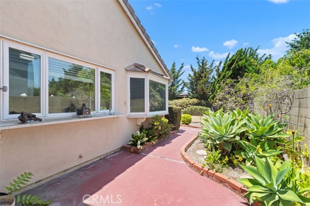 5391 Glenstone Drive, Huntington Beach CA: https://media.crmls.org/medias/1cf6d411-74e1-4393-948b-0ea7dfb61dc3.jpg